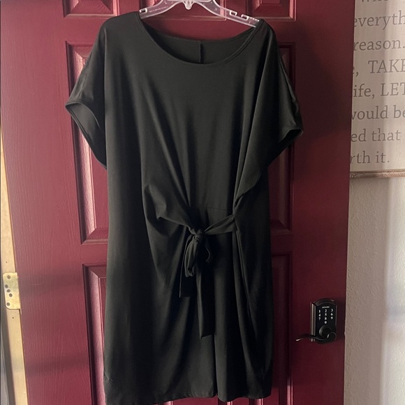 Elegant Black and Red Women's Dress Set - Picture 9 of 13